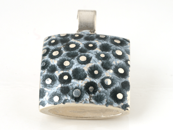 katrin_koehler_emailleschmuck_anhaenger_kissen_eisstern.000086.b