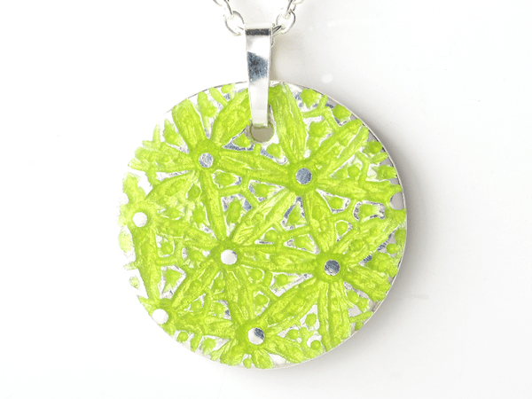 katrin_koehler_emailleschmuck_anhaenger_lilia_6443