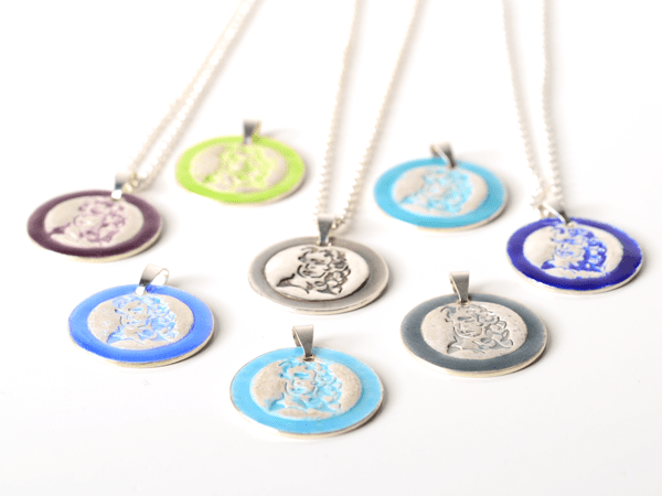katrin_koehler_emailleschmuck_anhaenger_schiller_6330