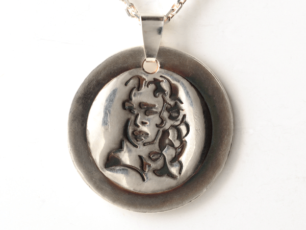 katrin_koehler_emailleschmuck_anhaenger_schiller_6389