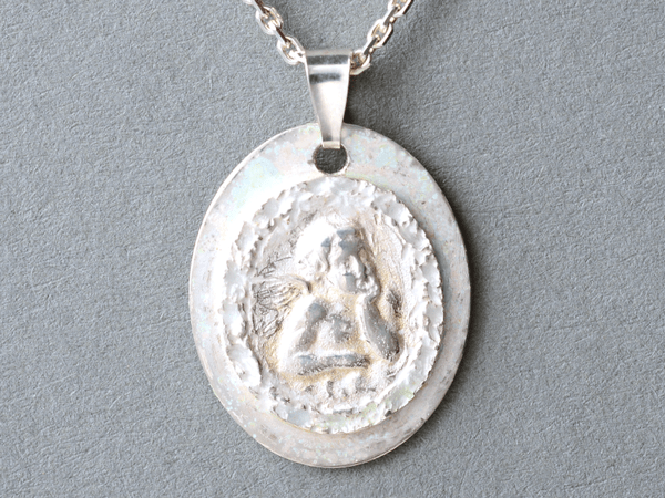 katrin_koehler_emailleschmuck_anhaenger_schutzengel6415