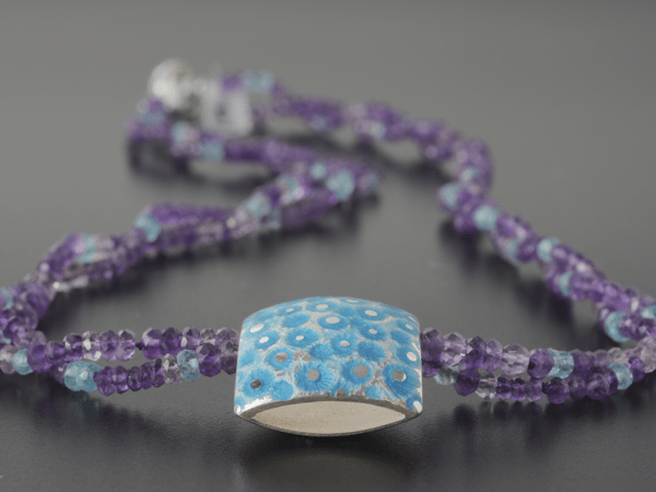 katrin_koehler_emailleschmuck_kette_amethyst_apatit_zweireihig_0403