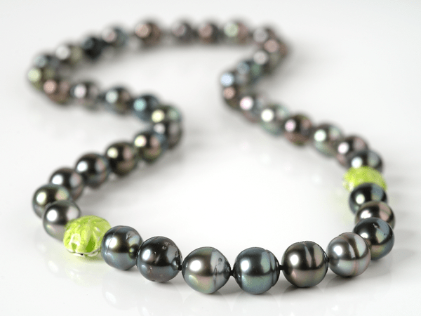 katrin_koehler_emailleschmuck_kette_tahitiperlen_rund6