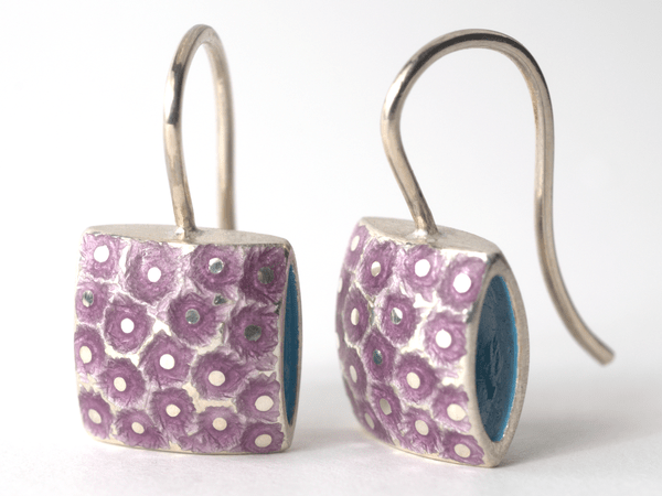 katrin_koehler_emailleschmuck_ohrring_kissen_eisstern_4160