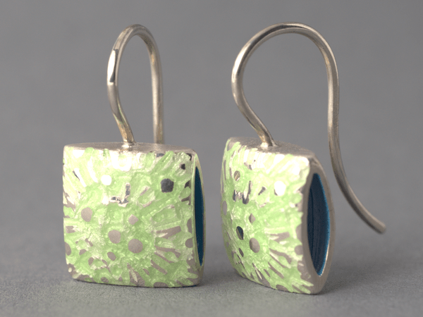 katrin_koehler_emailleschmuck_ohrring_kissen_kobra_4196