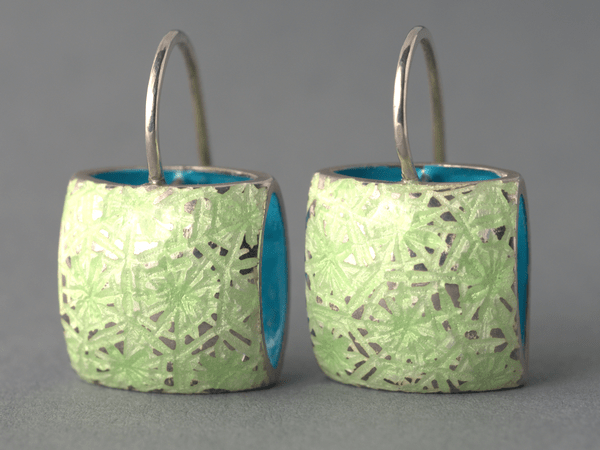 katrin_koehler_emailleschmuck_ohrring_kissen_kroko_4202