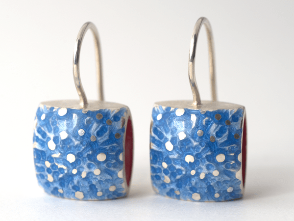 katrin_koehler_emailleschmuck_ohrring_kissen_malve_4139
