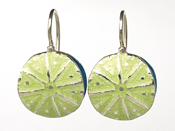 katrin_koehler_emailleschmuck_ohrring_muschel_alraune