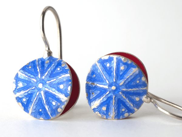 katrin_koehler_emailleschmuck_ohrring_muschel_alraune_4191
