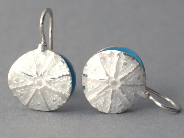 katrin_koehler_emailleschmuck_ohrring_muschel_alraune_4215