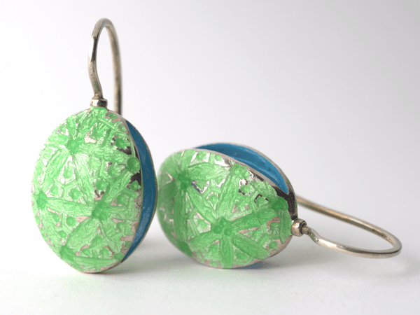 katrin_koehler_emailleschmuck_ohrring_muschel_hortensie_4171