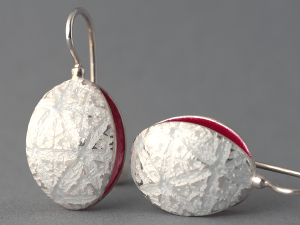 katrin_koehler_emailleschmuck_ohrring_muschel_hortensie_4206