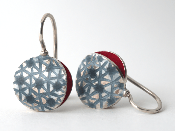 katrin_koehler_emailleschmuck_ohrring_muschel_mohn_4174