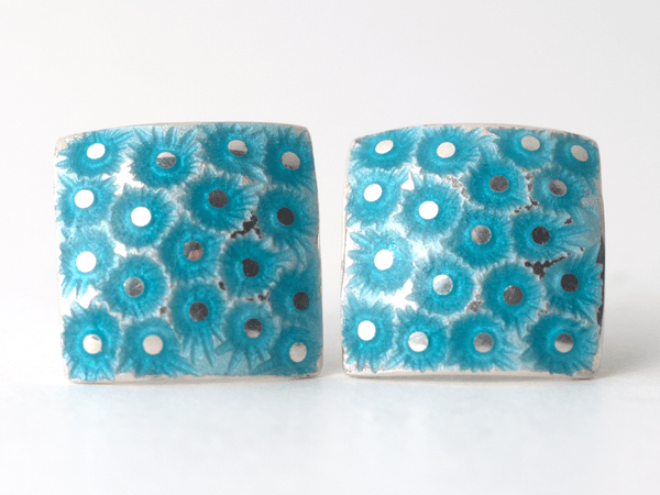 katrin_koehler_emailleschmuck_ohrring_stecker_eckig_eisblume_4256