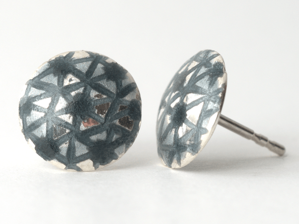 katrin_koehler_emailleschmuck_ohrring_stecker_rund_mohn_4268_