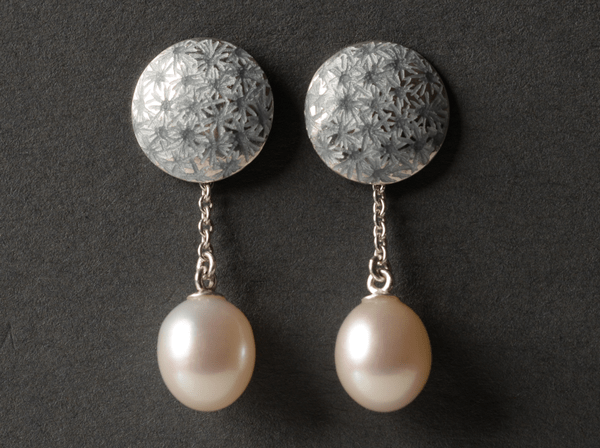 katrin_koehler_emailleschmuck_ohrring_stecker_sterne_rund_tropfenperle_6169