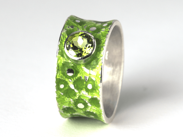 katrin_koehler_emailleschmuck_ring_eismeer_10_peridot_3752