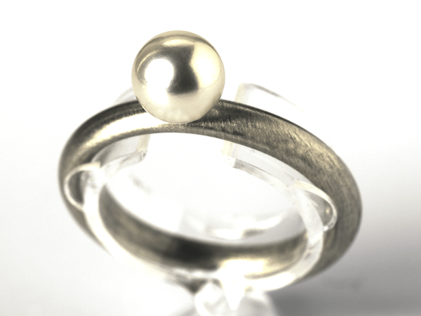 katrin_koehler_emailleschmuck_ring_uno_perle_2434
