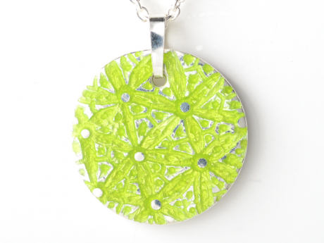 katrin_koehler_emailleschmuck_anhaenger_lilia_6443