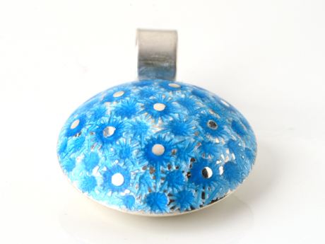 katrin_koehler_emailleschmuck_anhaenger_linse_eisblume.000085.b