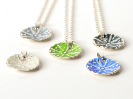 katrin_koehler_emailleschmuck_anhaenger_pusteblume_konkav_6323