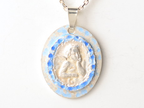 katrin_koehler_emailleschmuck_anhaenger_schutzengel_6399