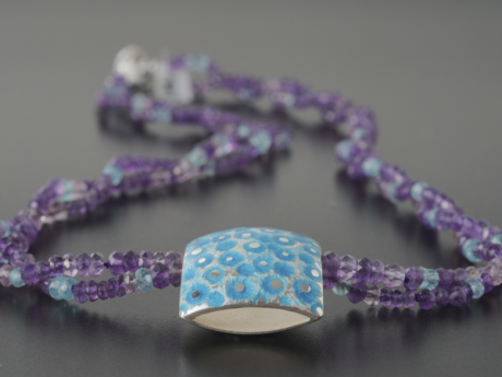 katrin_koehler_emailleschmuck_kette_amethyst_apatit_zweireihig_0403