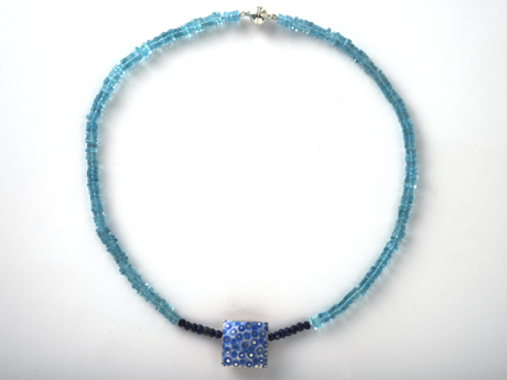 katrin_koehler_emailleschmuck_kette_apatit_lapis_2561