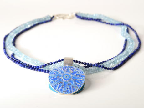katrin_koehler_emailleschmuck_kette_lapislatsuli_aquamarin_6295
