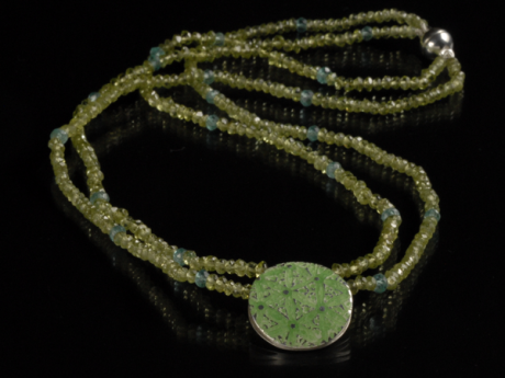 katrin_koehler_emailleschmuck_kette_peridot_apatit_1224